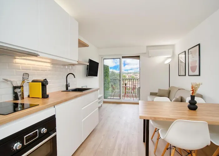 Luxueux Piscine * סן-מקסים